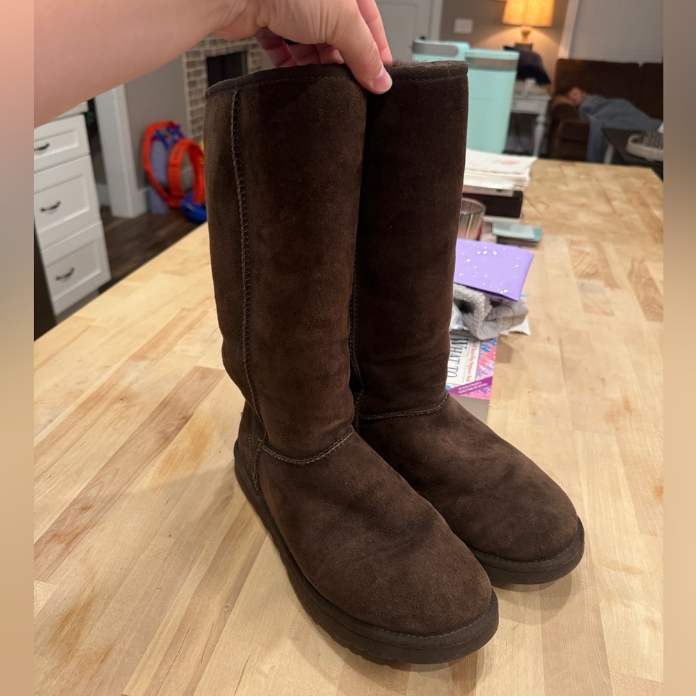 Women’s size 9 UGG boots